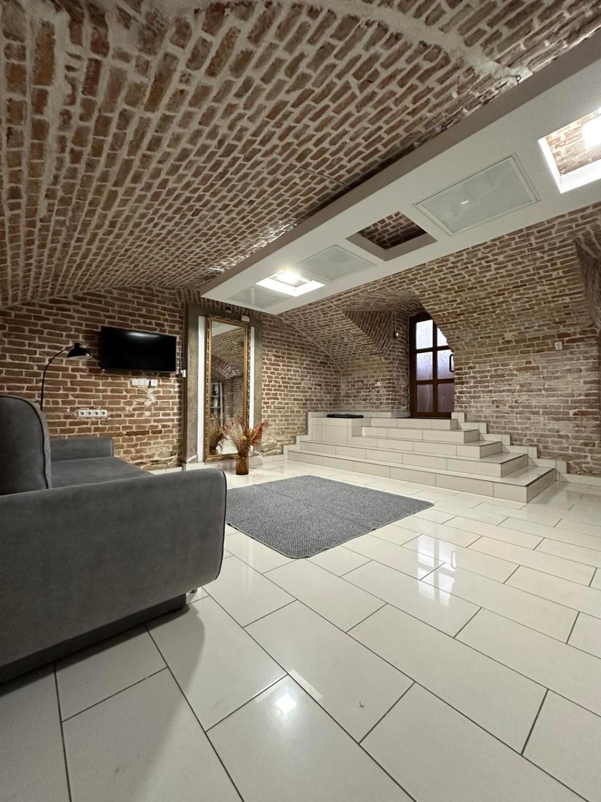 Apartament 2Х Кім-Й Loft На Площі Філармонії By Willox Czerniowce Zewnętrze zdjęcie